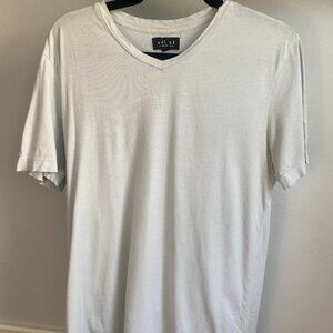 V NECK VELVET BY GRAHAM AND SPENCER BRAND SHORT SLEEVE T SHIRT